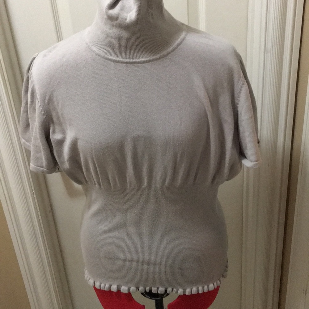 Cute gray sweater Turtle neck.